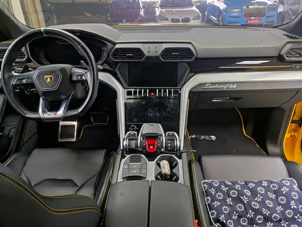 Lamborghini Urus — миниатюра 6