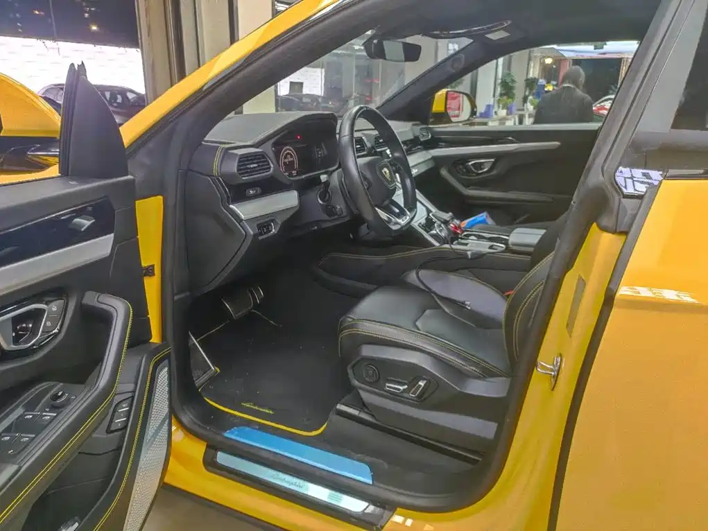 Lamborghini Urus — миниатюра 8