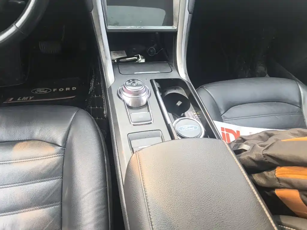 Ford Mondeo — миниатюра 14