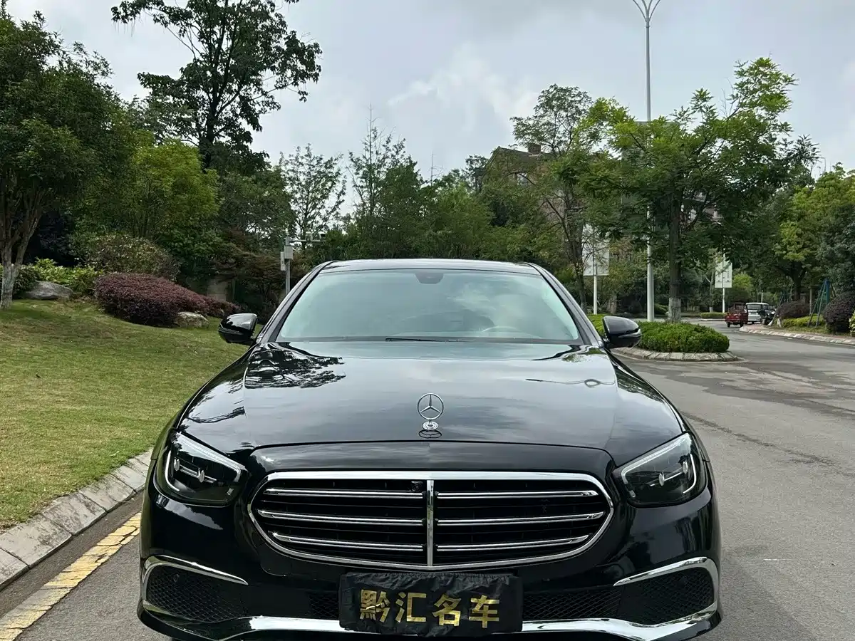 奔驰E级新能源 2022款 改款三 E 350 e L 插电式混合动力轿车 2022