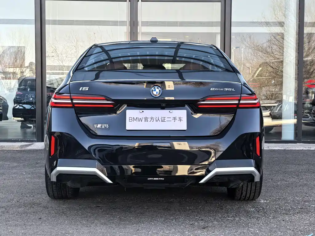 BMW I5