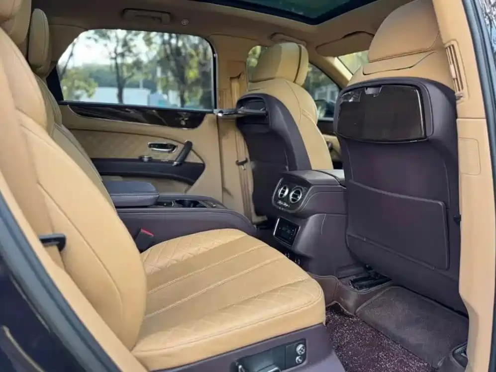 Bentley Bentayga — миниатюра 5