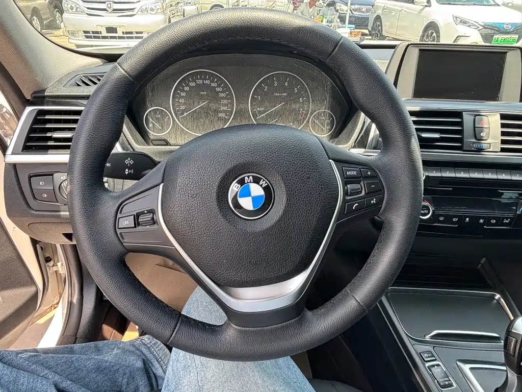 BMW 3 Series — миниатюра 7