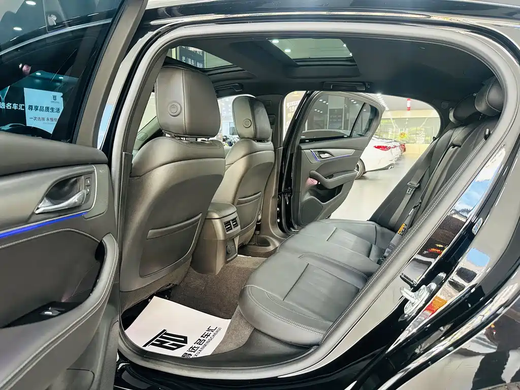 Cadillac CT5 — миниатюра 5