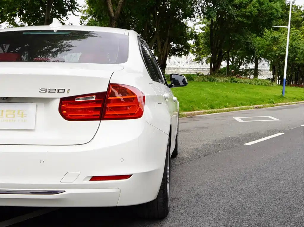 BMW 3 Series — миниатюра 28