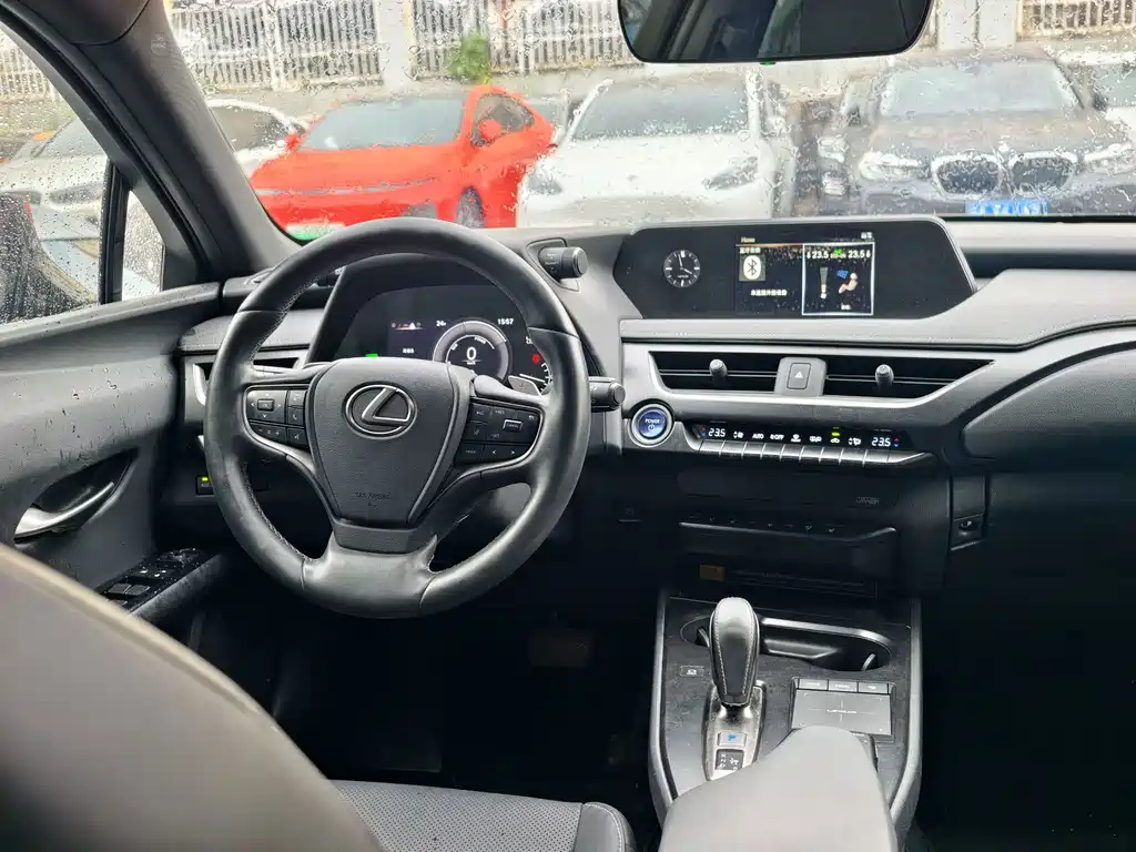 Lexus UX New Energy — миниатюра 9