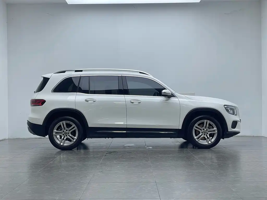 Mercedes-Benz GLB — миниатюра 9