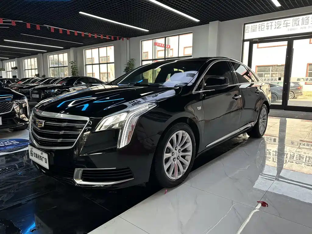 CADILLAC XTS