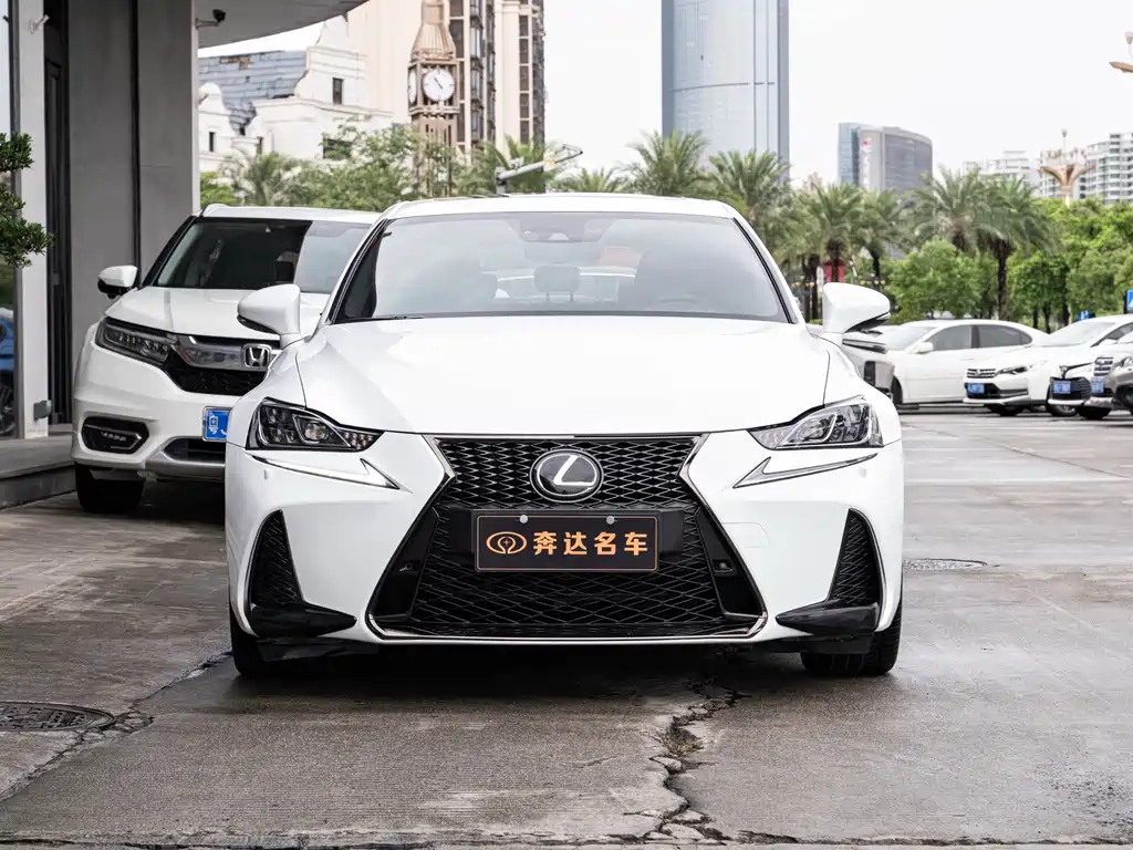 Lexus IS — миниатюра 2