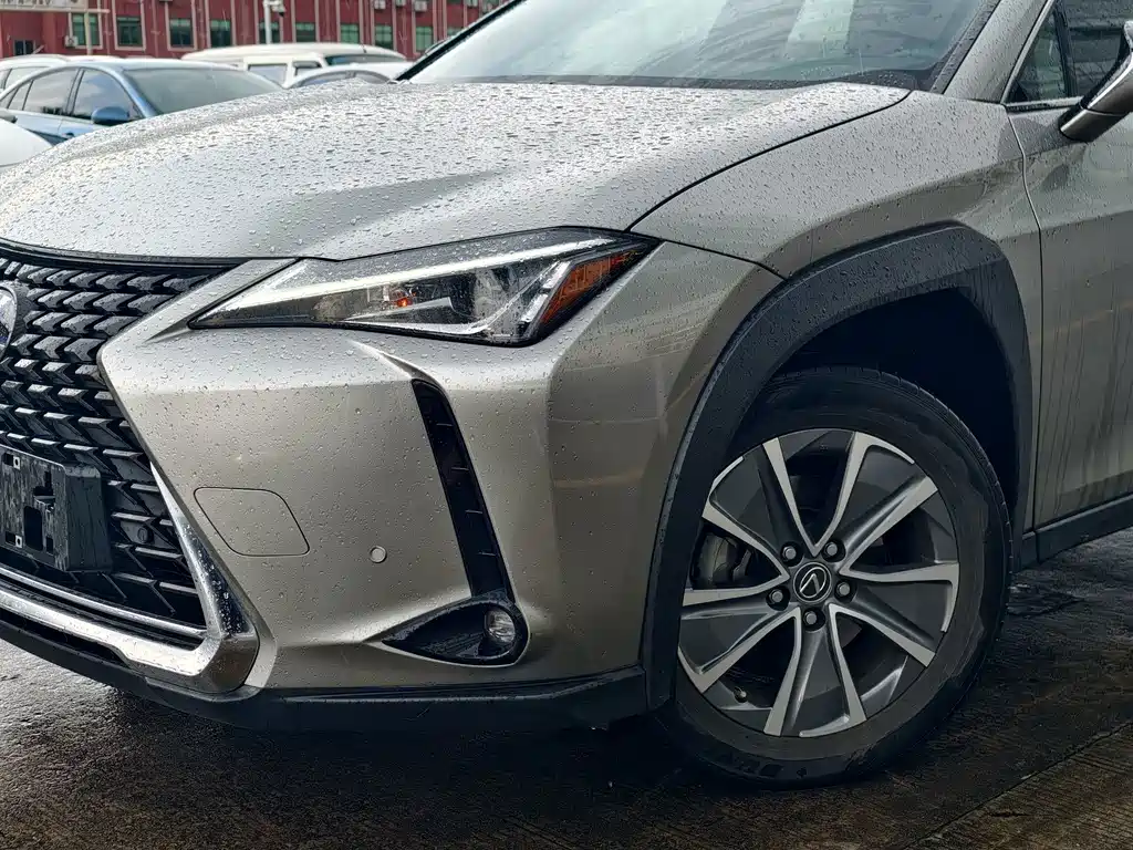 Lexus UX New Energy — миниатюра 7