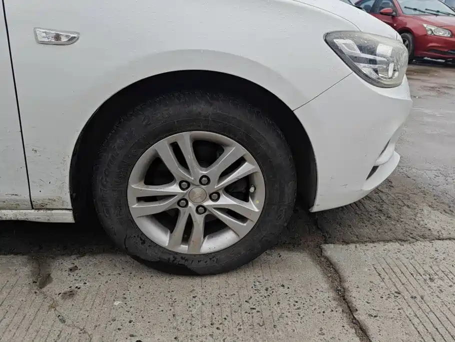 Chevrolet Cavalier — миниатюра 6
