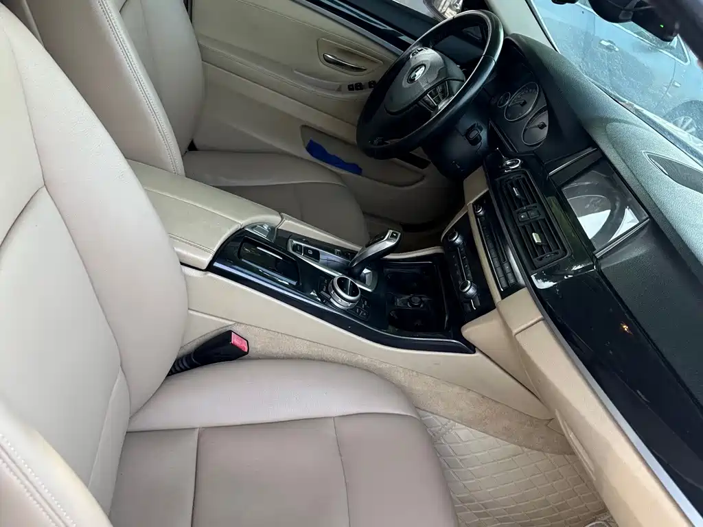 BMW 5 Series — миниатюра 6