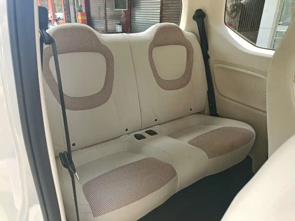 Wuling MINIEV — миниатюра 6