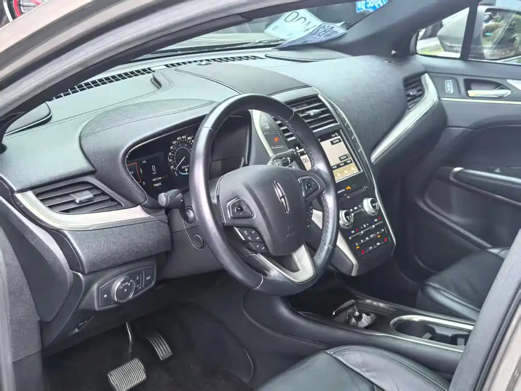 Lincoln MKC — миниатюра 13