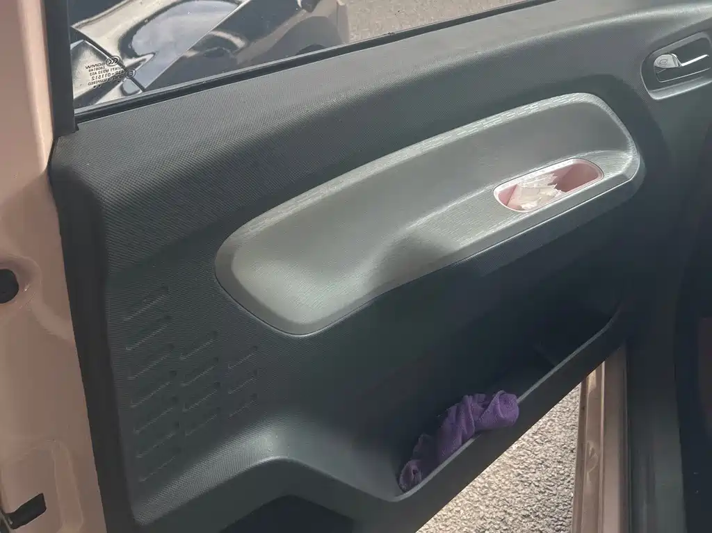 Wuling MINIEV — миниатюра 5