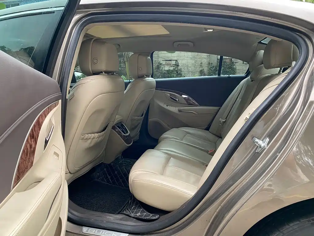 Buick LaCrosse — миниатюра 10