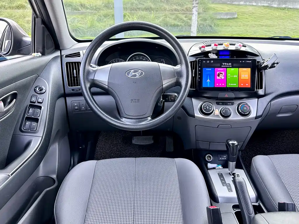 Hyundai Elantra — миниатюра 16