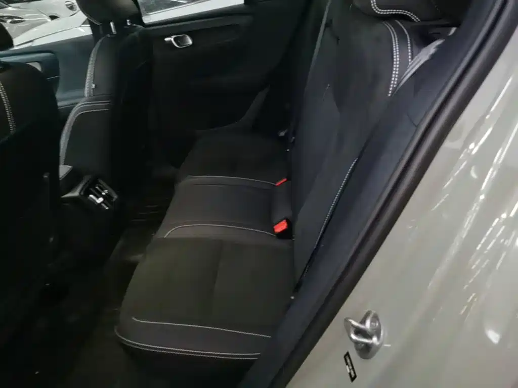 Volvo XC40 NEV — миниатюра 17