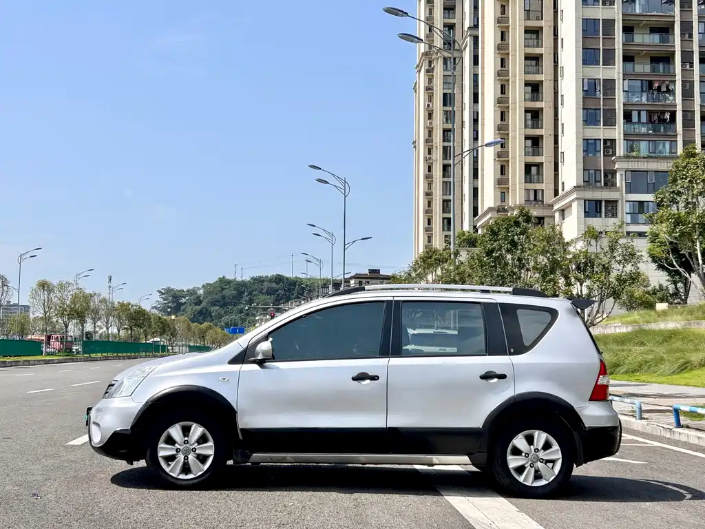 Nissan Livina — миниатюра 5