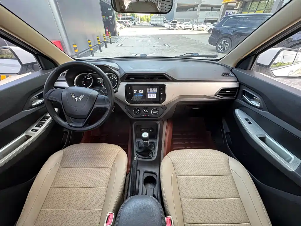 Wuling Hongguang — миниатюра 6