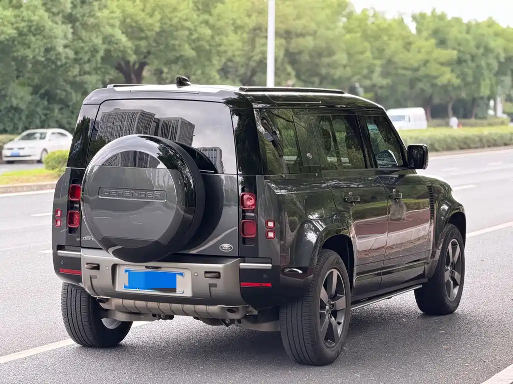 Land Rover Defender — миниатюра 6
