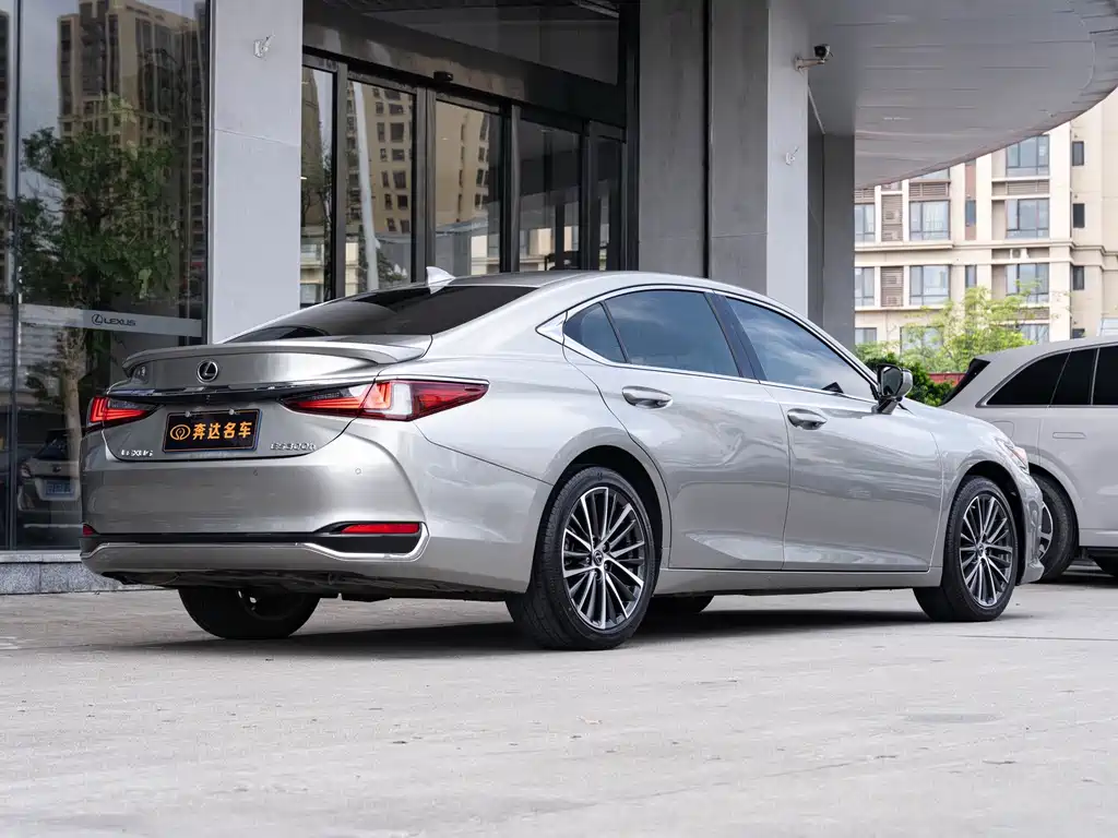 Lexus ES — миниатюра 3