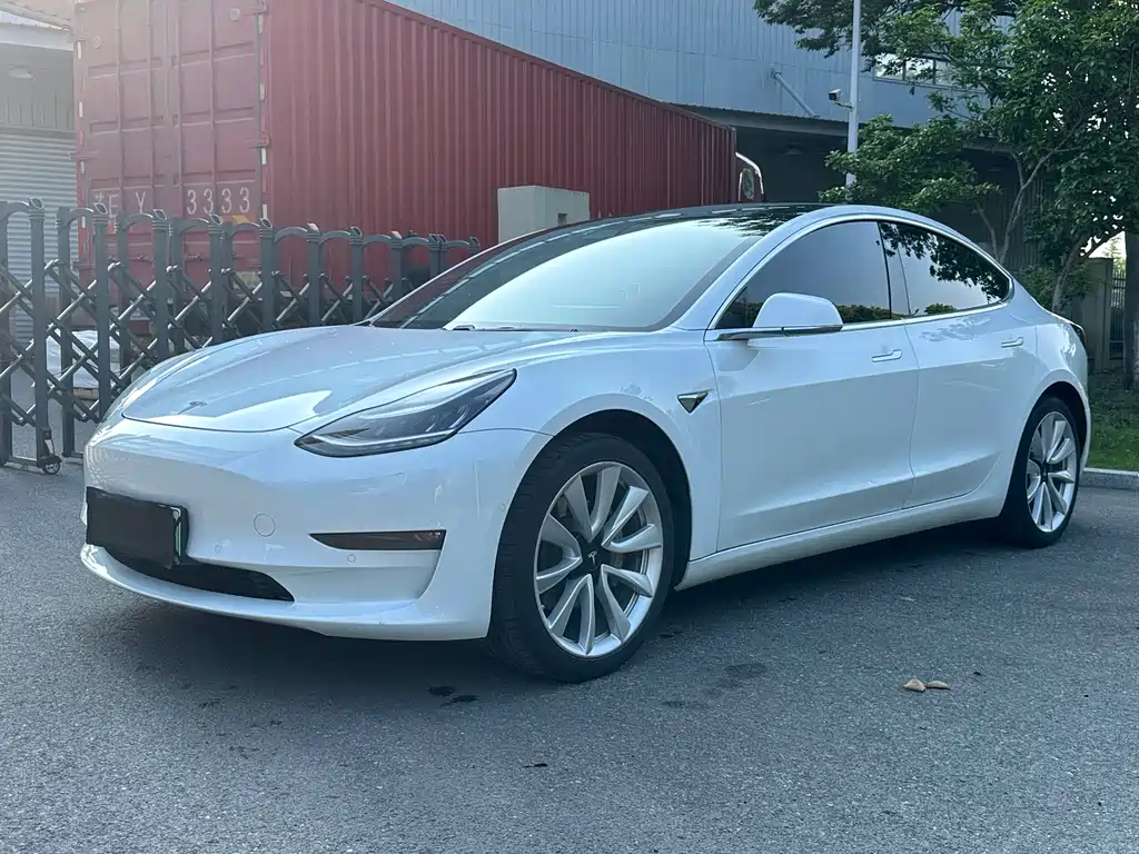 Tesla Model 3 2020