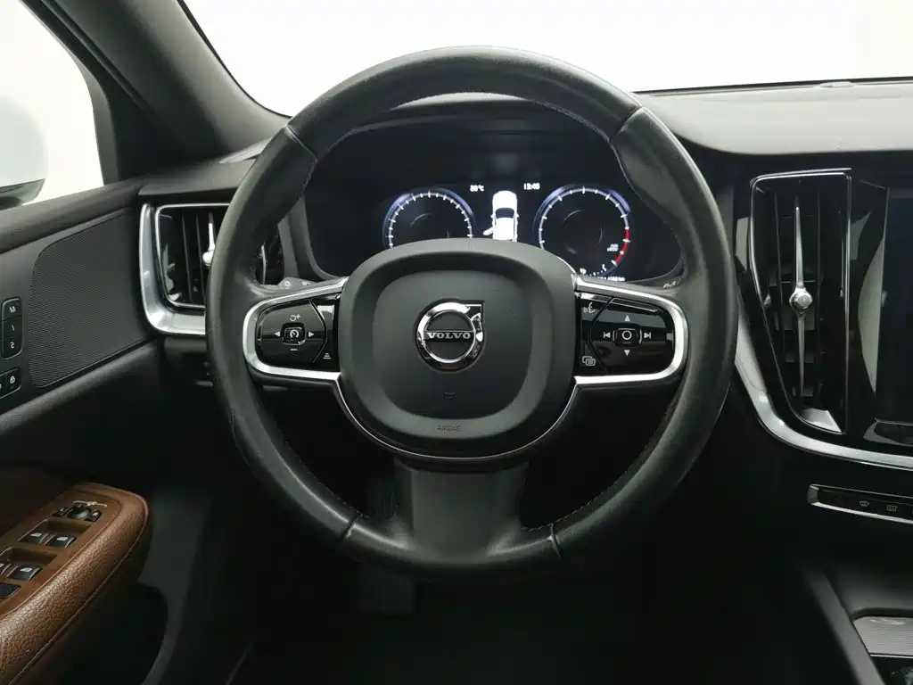 Volvo S60 — миниатюра 11