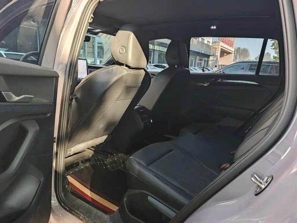 Volkswagen Tiguan L — миниатюра 7
