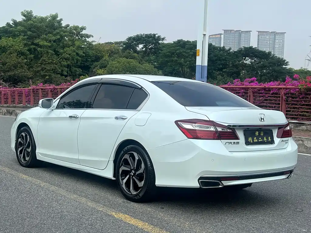 Honda Accord — миниатюра 6