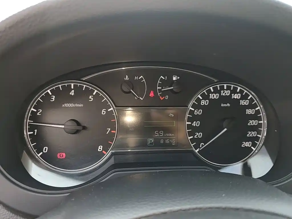 Nissan Tiida — миниатюра 12