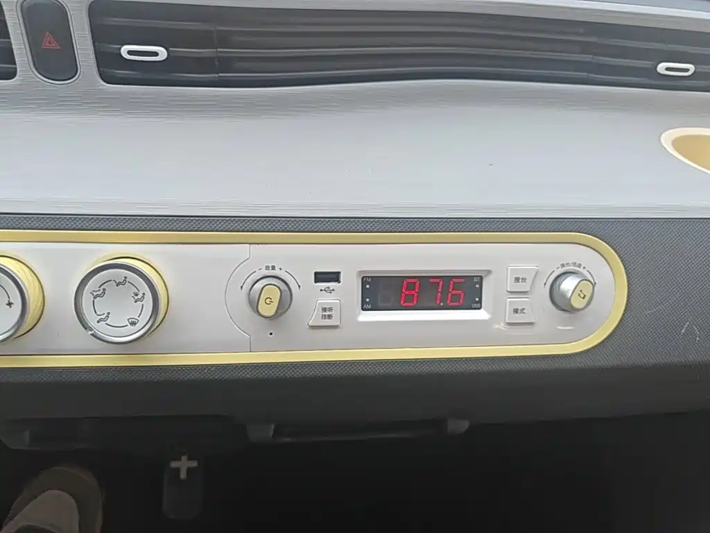 Wuling MINIEV — миниатюра 13