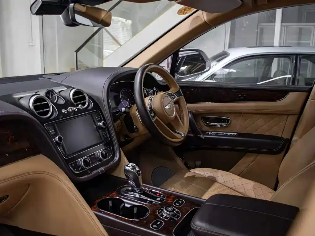 Bentley Bentayga 2016 6.0T Standard