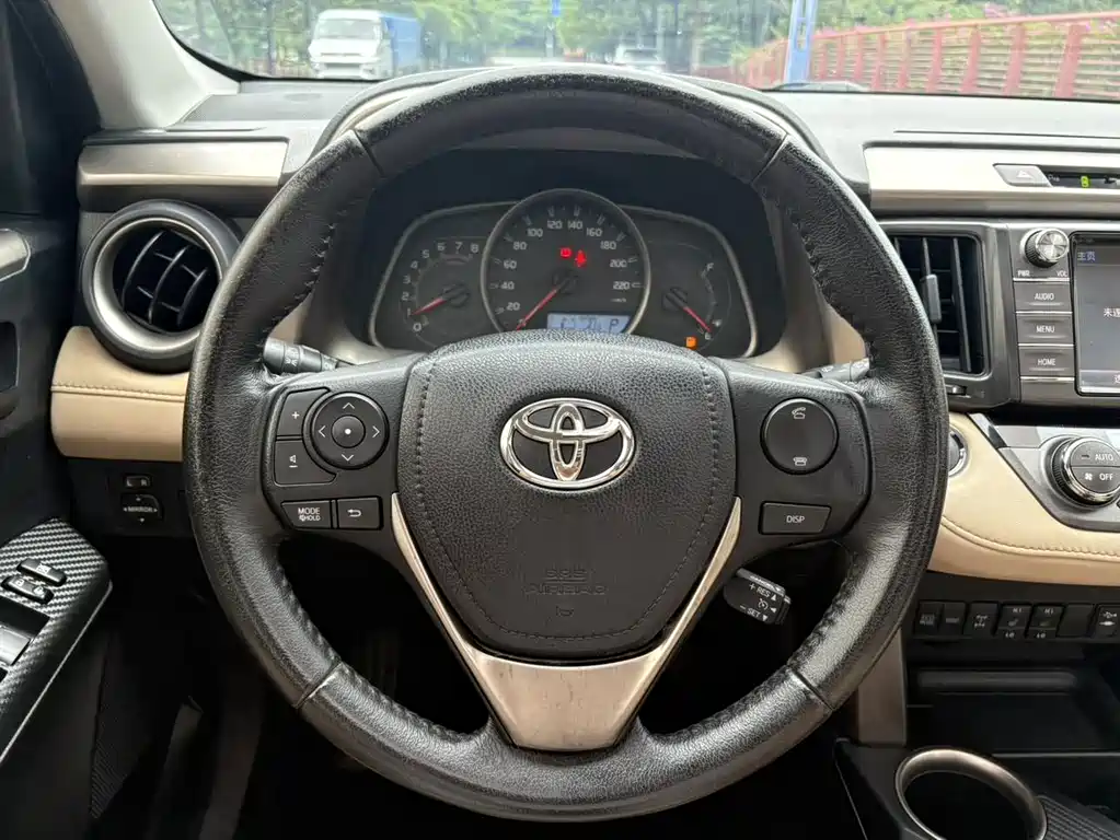 Toyota RAV4 — миниатюра 18