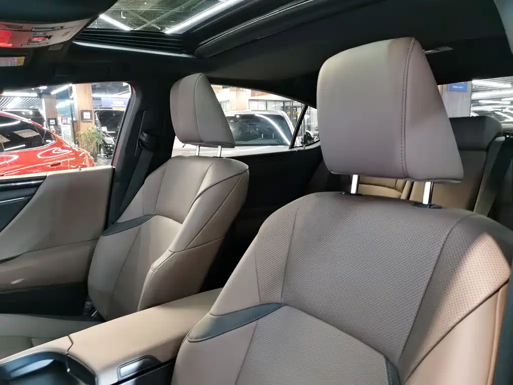 Lexus ES — миниатюра 13