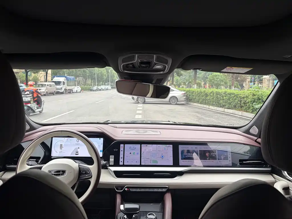 Geely Xingyue L — миниатюра 15