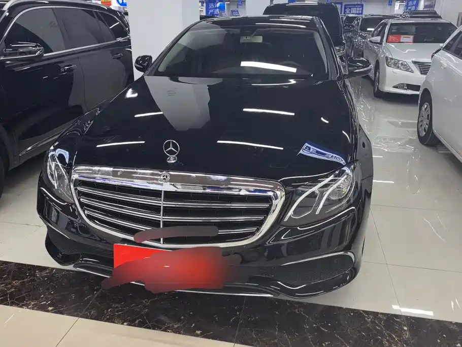 Mercedes-Benz E-Class — миниатюра 2