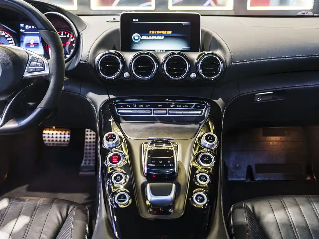 MERCEDES-BENZ AMG GT