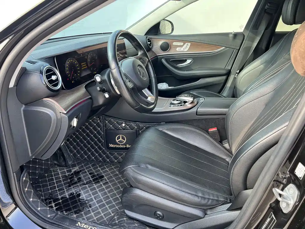 Mercedes-Benz E-Class — миниатюра 7