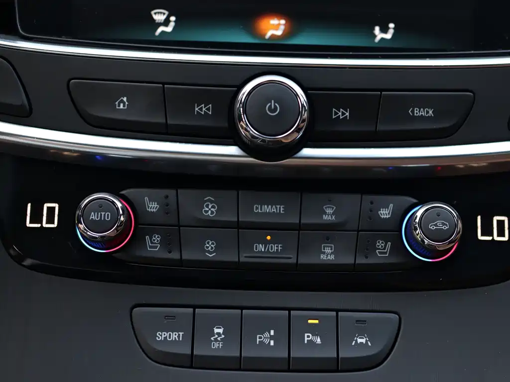 Buick LaCrosse — миниатюра 12