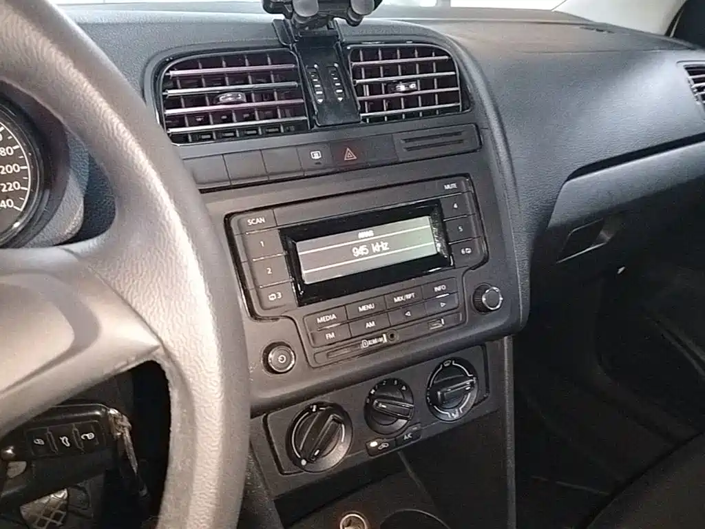 Volkswagen Polo — миниатюра 13