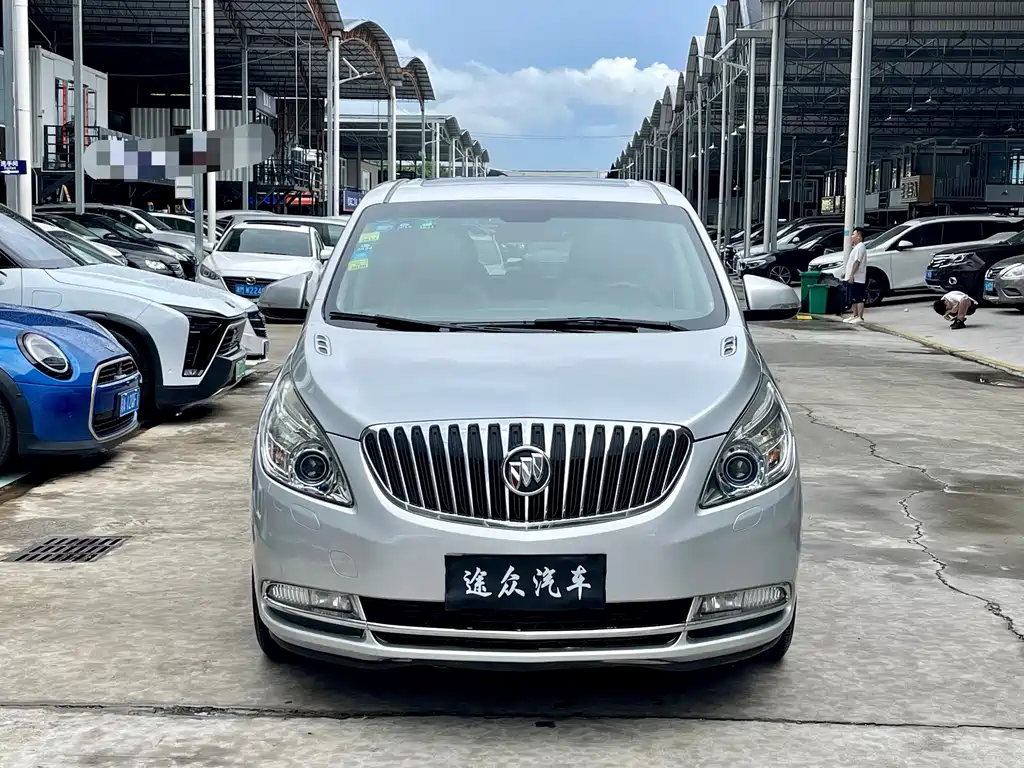 Buick GL8 — миниатюра 2