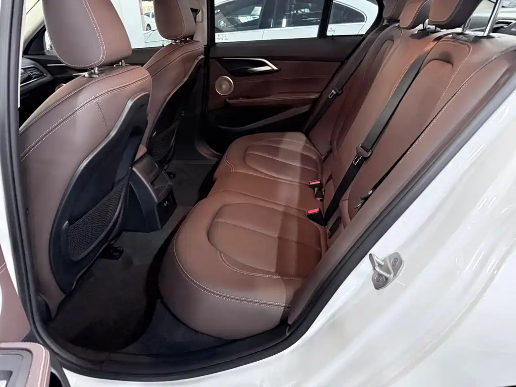 BMW 1 Series — миниатюра 10