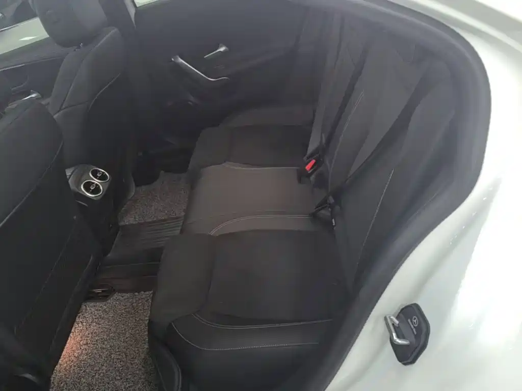 Mercedes-Benz A-Class — миниатюра 17