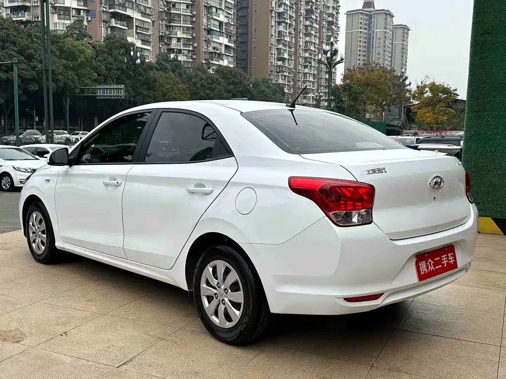 HYUNDAI RENA