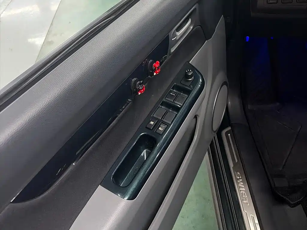 Suzuki Swift — миниатюра 16