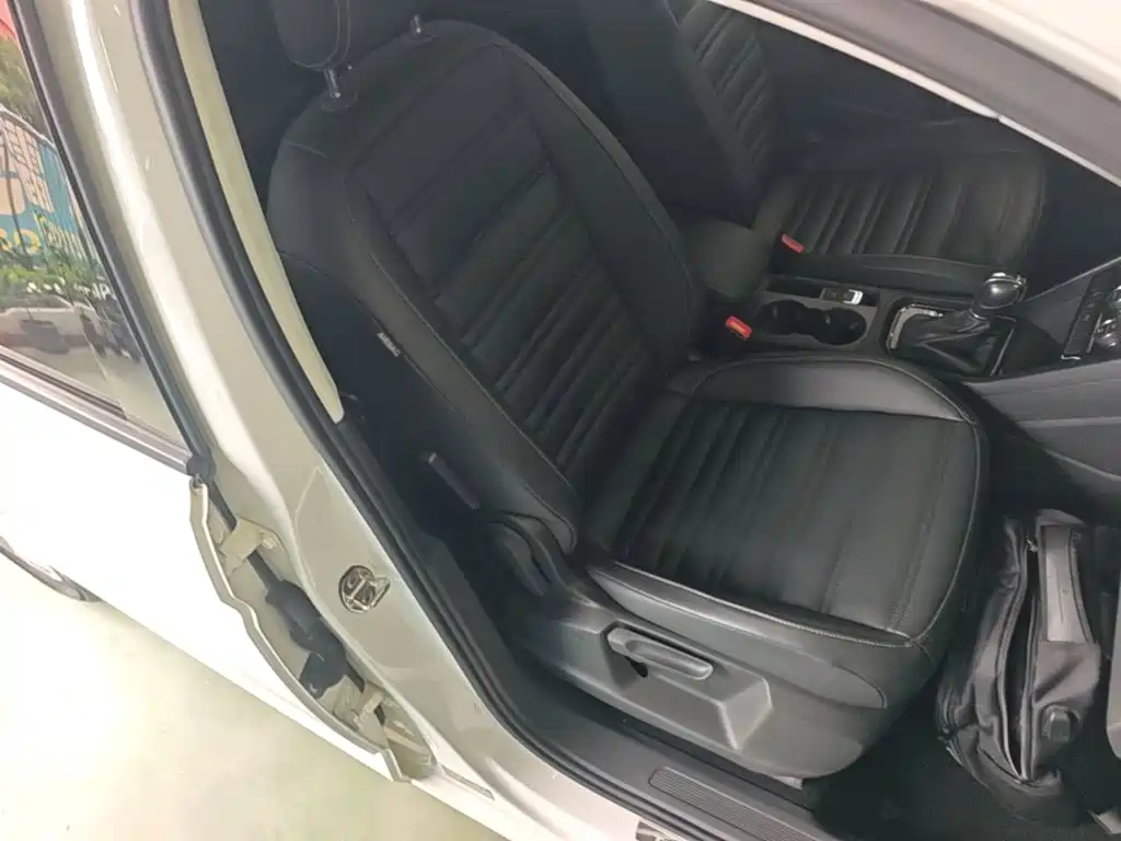 Volkswagen Touran — миниатюра 25