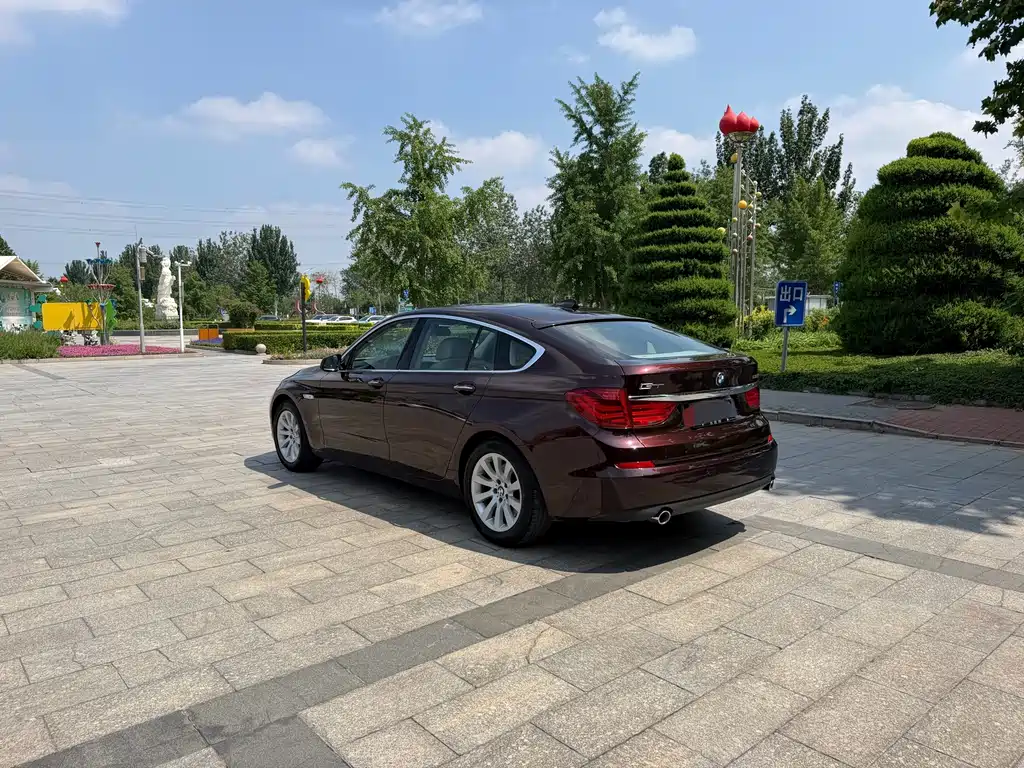 BMW 5 Series GT — миниатюра 3