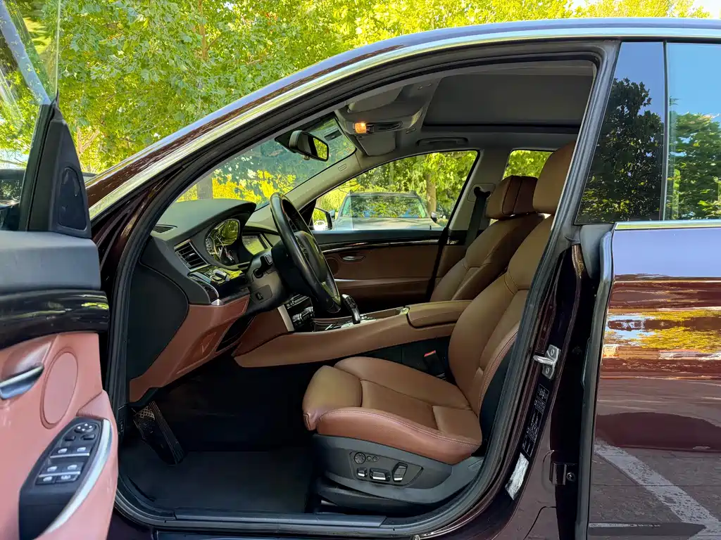 BMW 5 Series GT — миниатюра 12