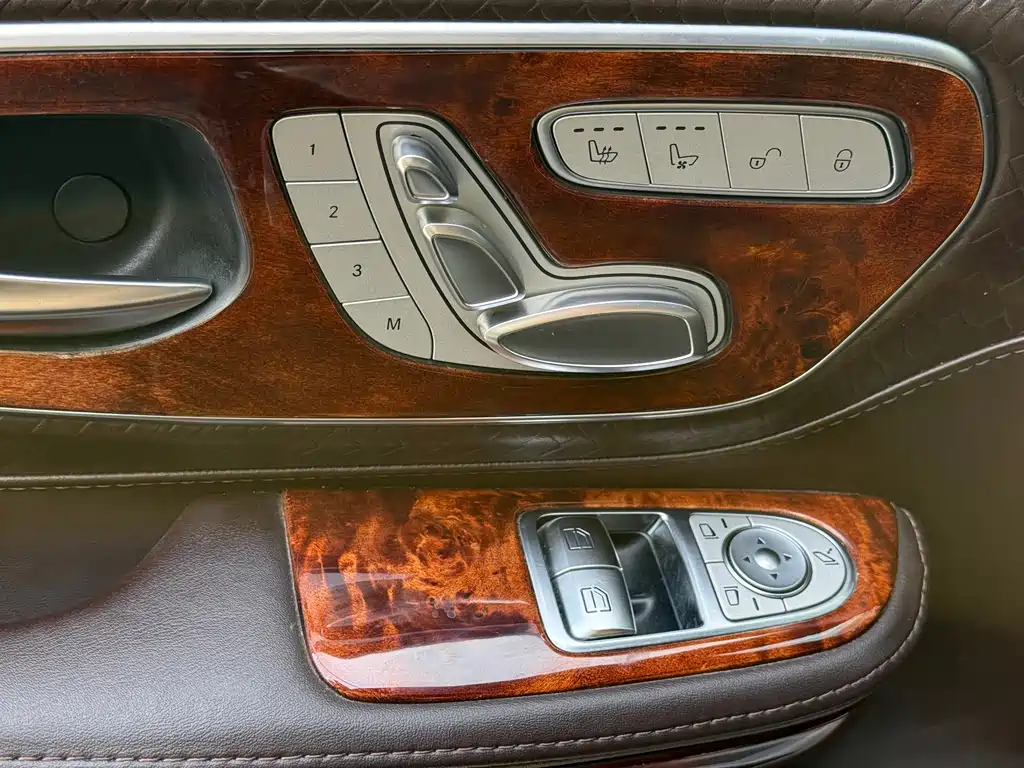 MERCEDES-BENZ V CLASS